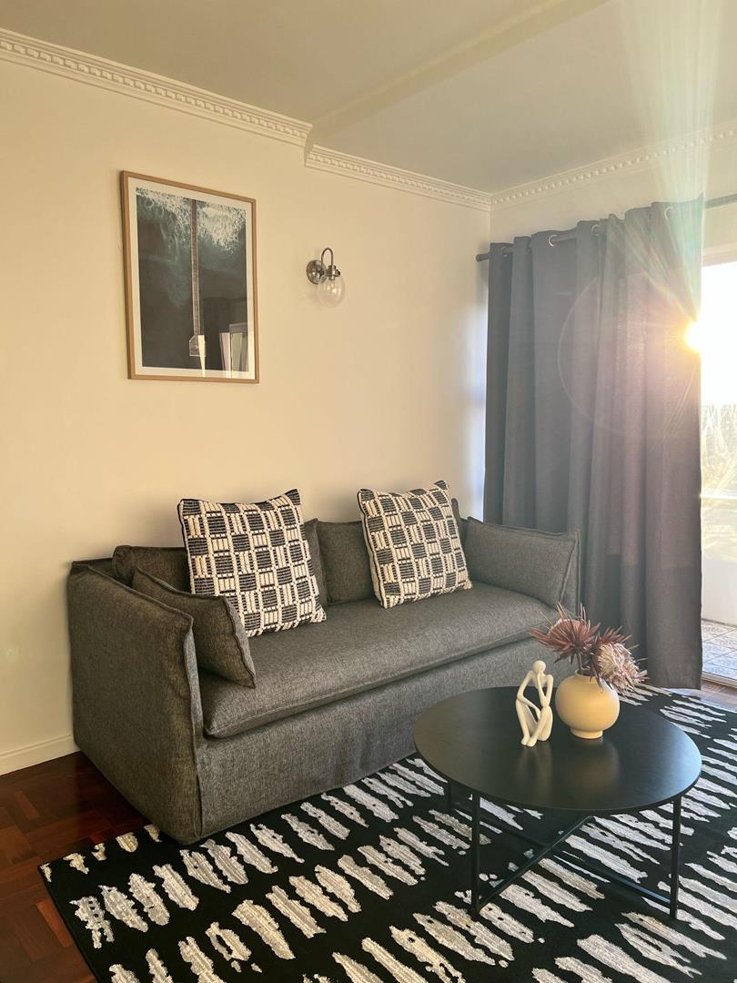 To Let 1 Bedroom Property for Rent in Sea Point Western Cape